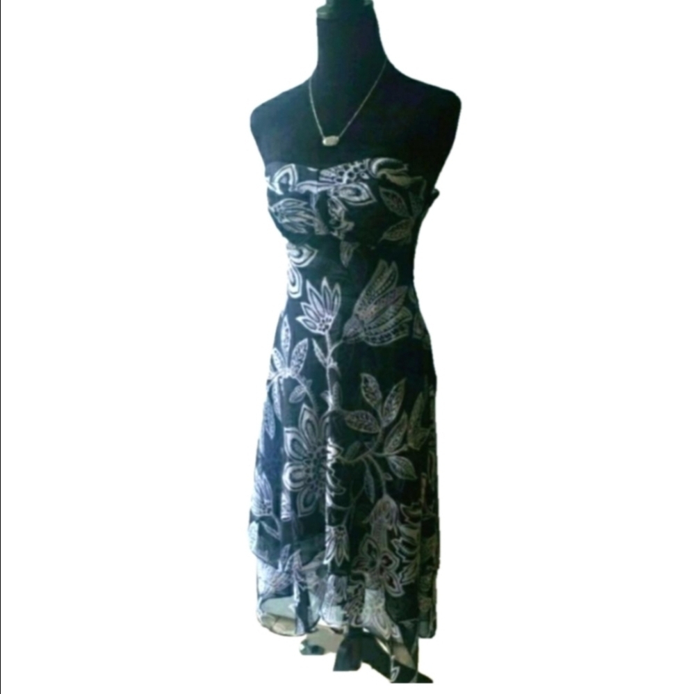 WHITE house black market dress